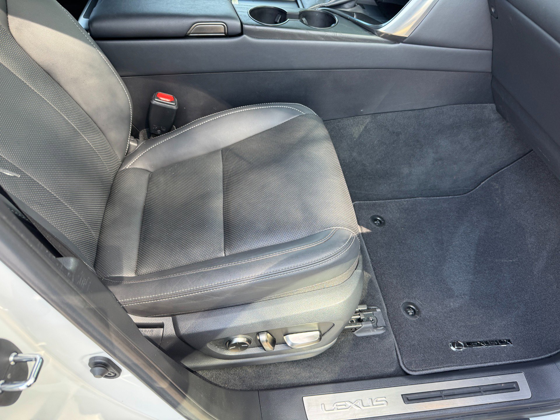 Used 2024 Lexus LX 600 4WD w/ Appearance Package image 54