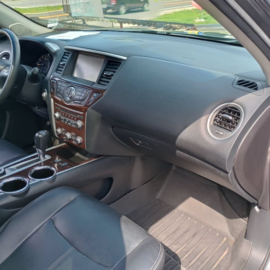 Used 2015 Nissan Pathfinder SL w/ SL Premium Package AWD/4WD image 24