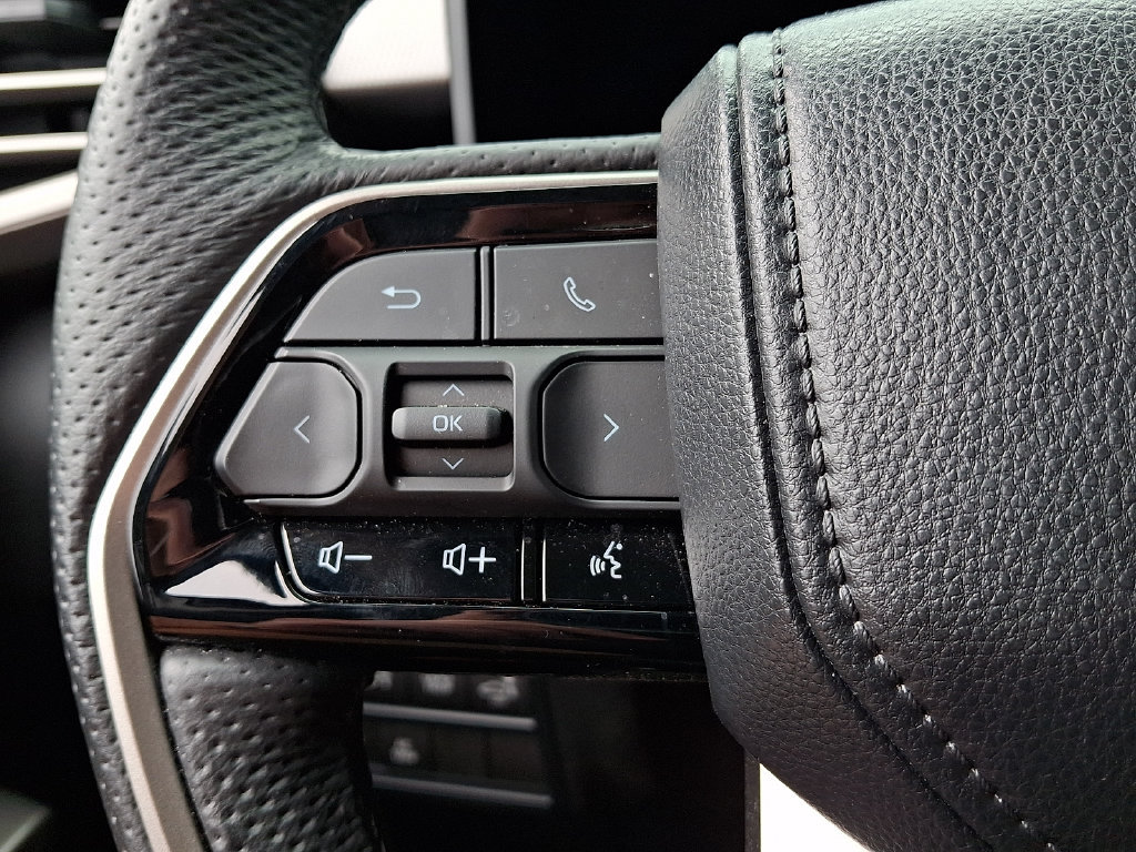 Used 2024 Toyota Tundra Limited AWD/4WD image 22