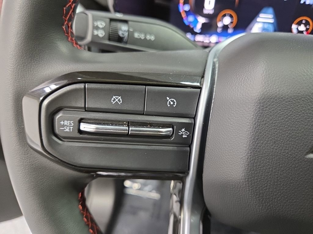 Used 2024 Chevrolet Colorado Z71 w/ Z71 Convenience Package 2 image 14