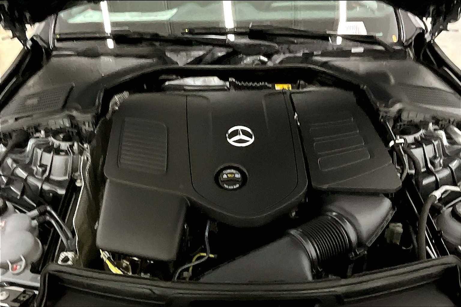 New 2025 Mercedes-Benz C 300 4MATIC Sedan image 16