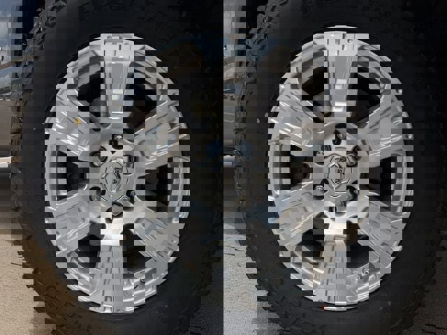 Used 2019 Nissan Titan SV w/ SV Convenience Package AWD/4WD image 10