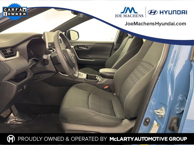 Used 2024 Toyota RAV4 SE image 25