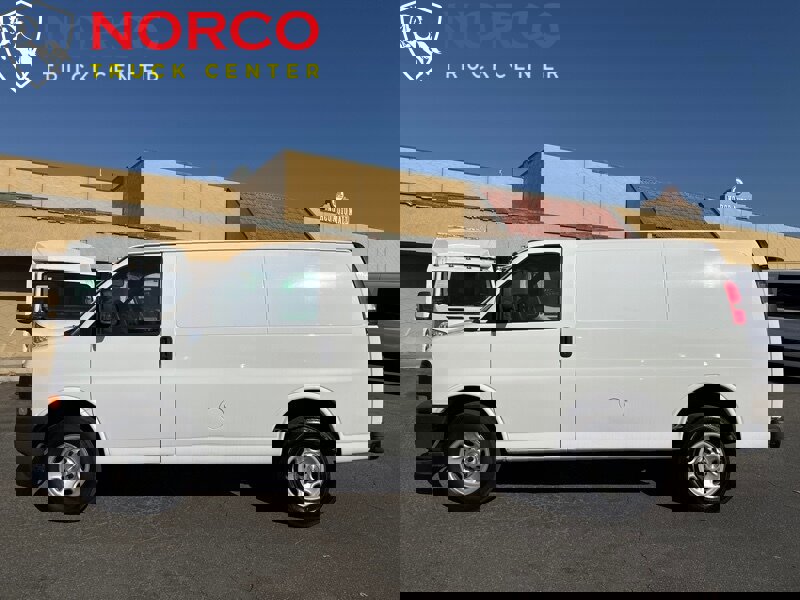 Used 2017 Chevrolet Express 2500 image 7