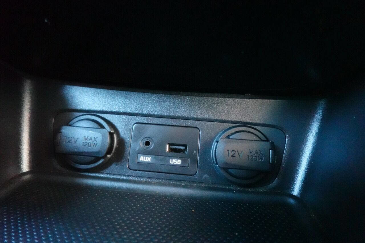 Used 2015 Kia Sorento LX image 18