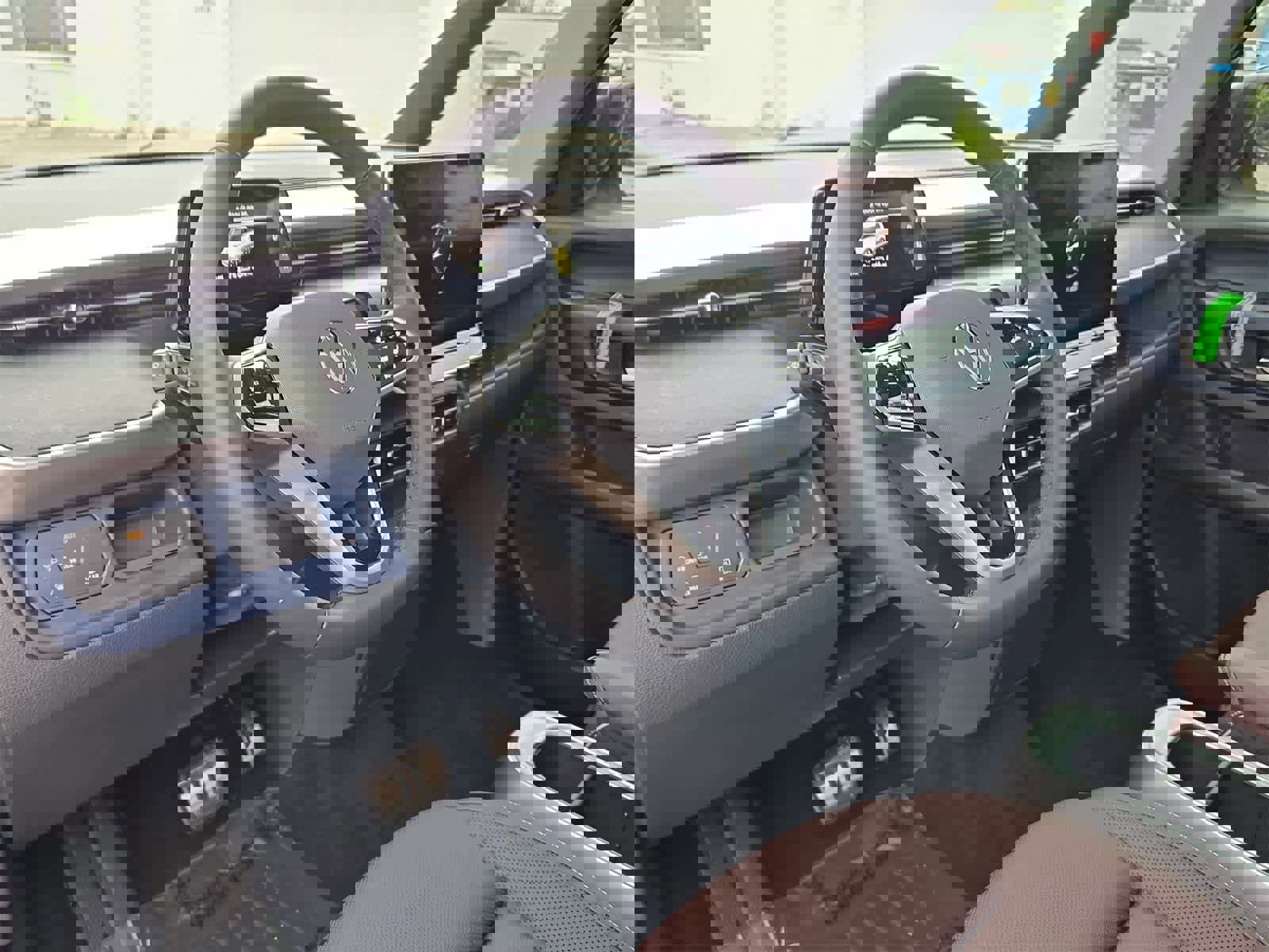 New 2025 Volkswagen ID. Buzz Pro S Plus image 10