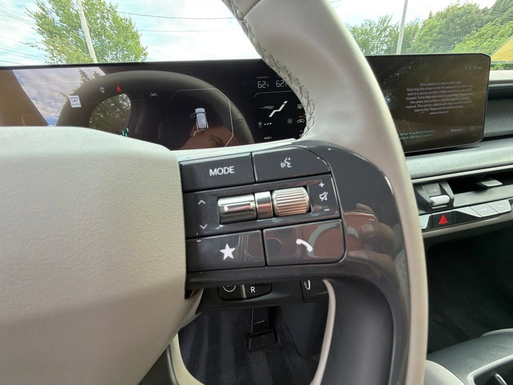 Certified 2024 Kia EV9 Wind AWD/4WD image 17