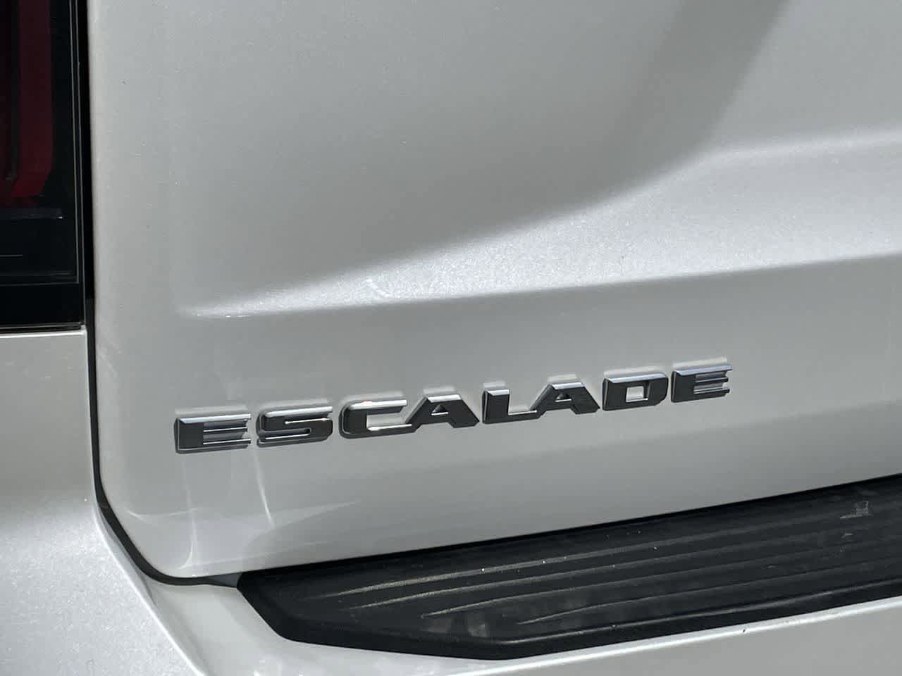 Used 2021 Cadillac Escalade ESV Premium Luxury w/ Performance Package image 44