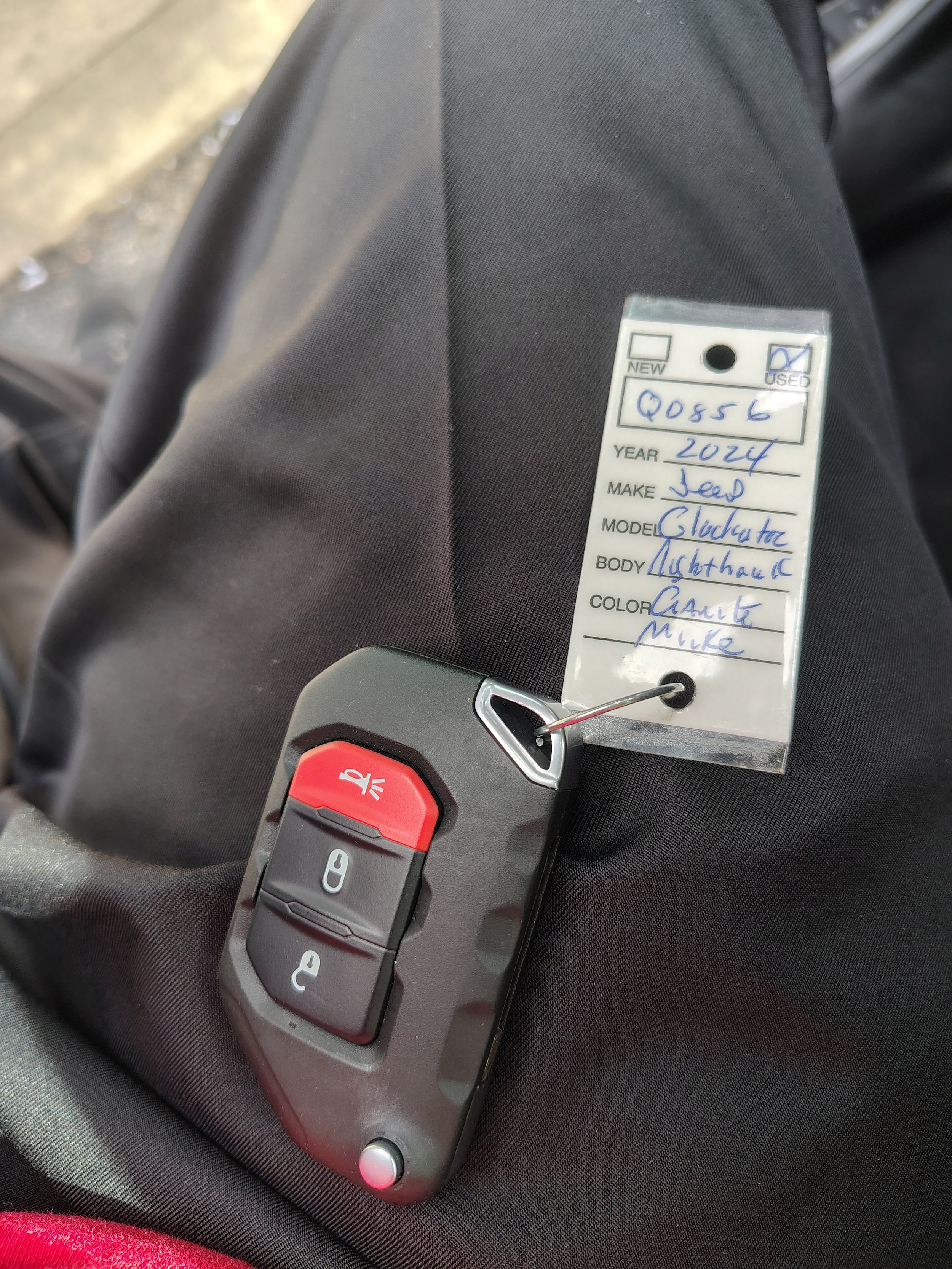 Used 2024 Jeep Gladiator Sport AWD/4WD image 30