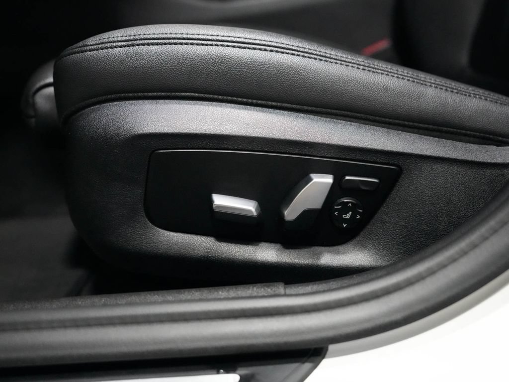 Used 2020 BMW 530i xDrive w/ Premium Package AWD/4WD image 31