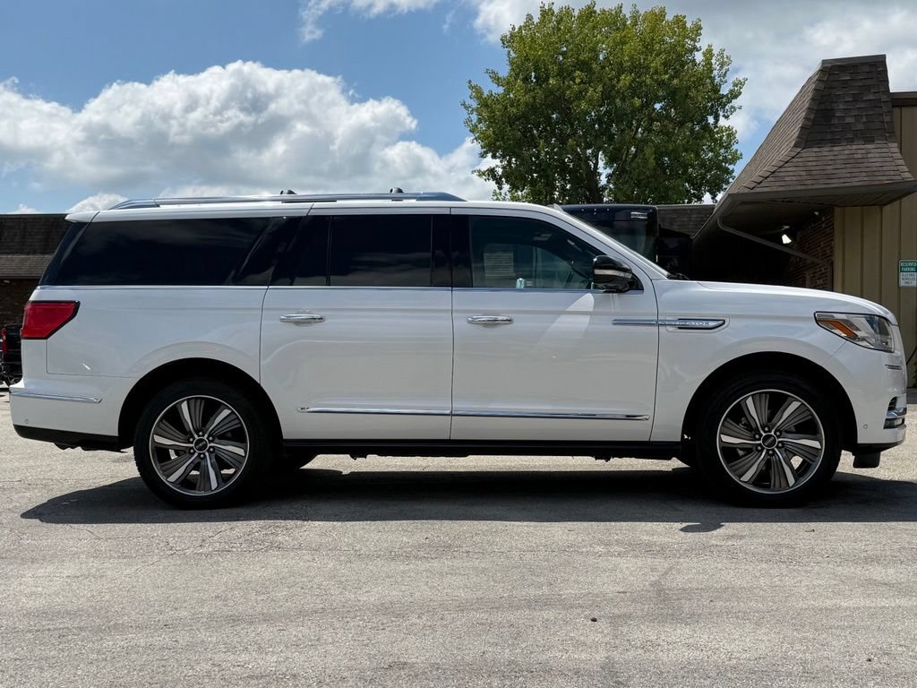 Used 2019 Lincoln Navigator L Reserve AWD/4WD image 6
