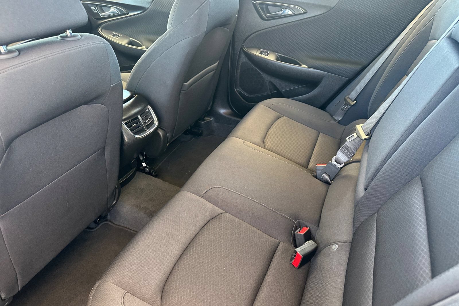 Used 2025 Chevrolet Malibu LT FWD image 12
