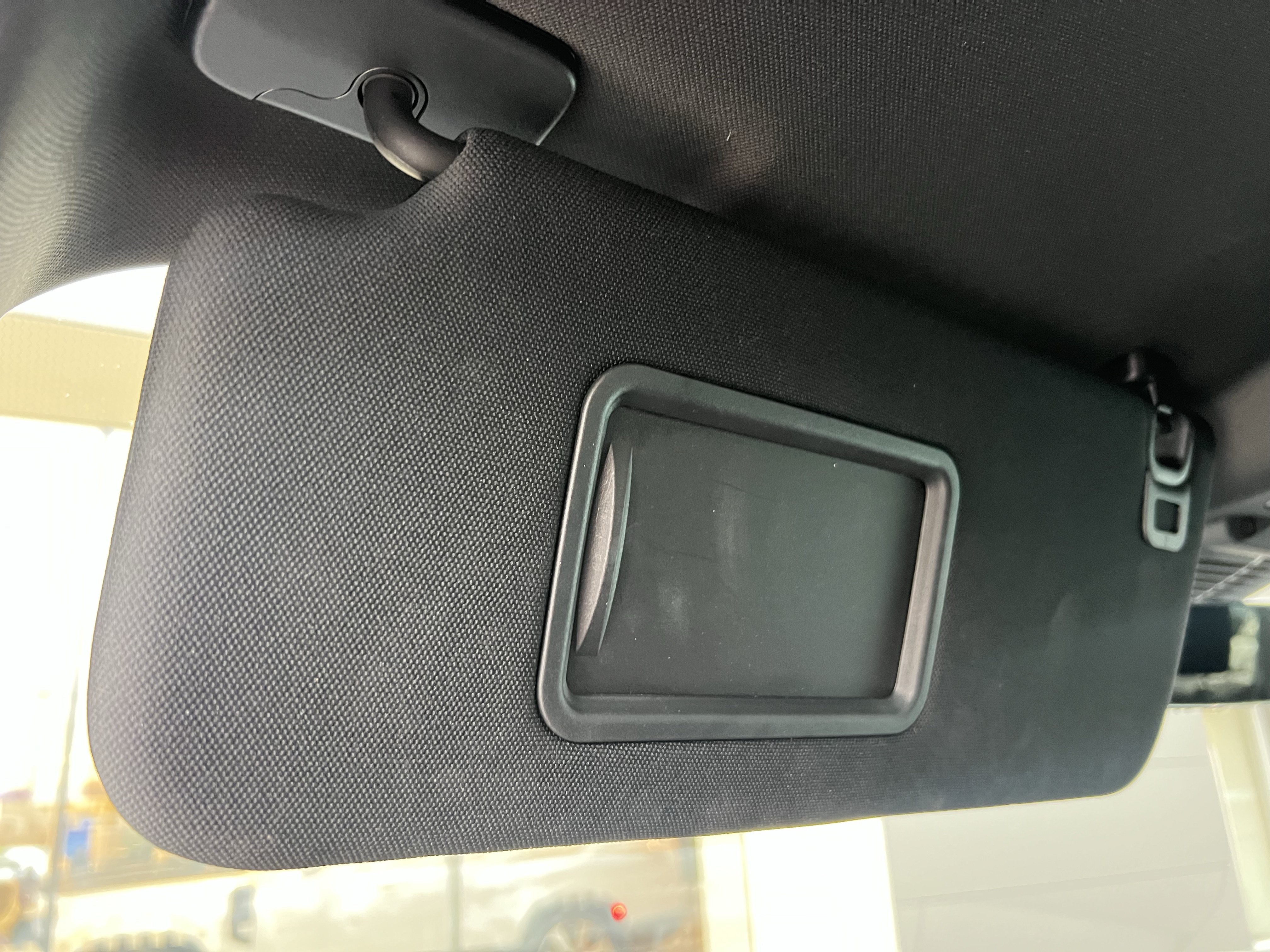 Certified 2025 Land Rover Discovery S AWD/4WD image 26