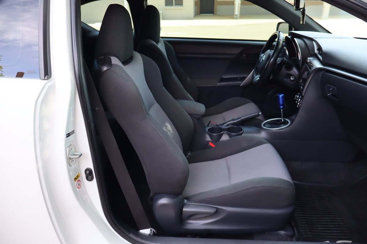 Used 2015 Scion tC FWD image 21