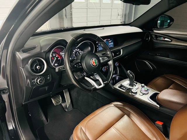 Used 2022 Alfa Romeo Stelvio Ti AWD/4WD image 24