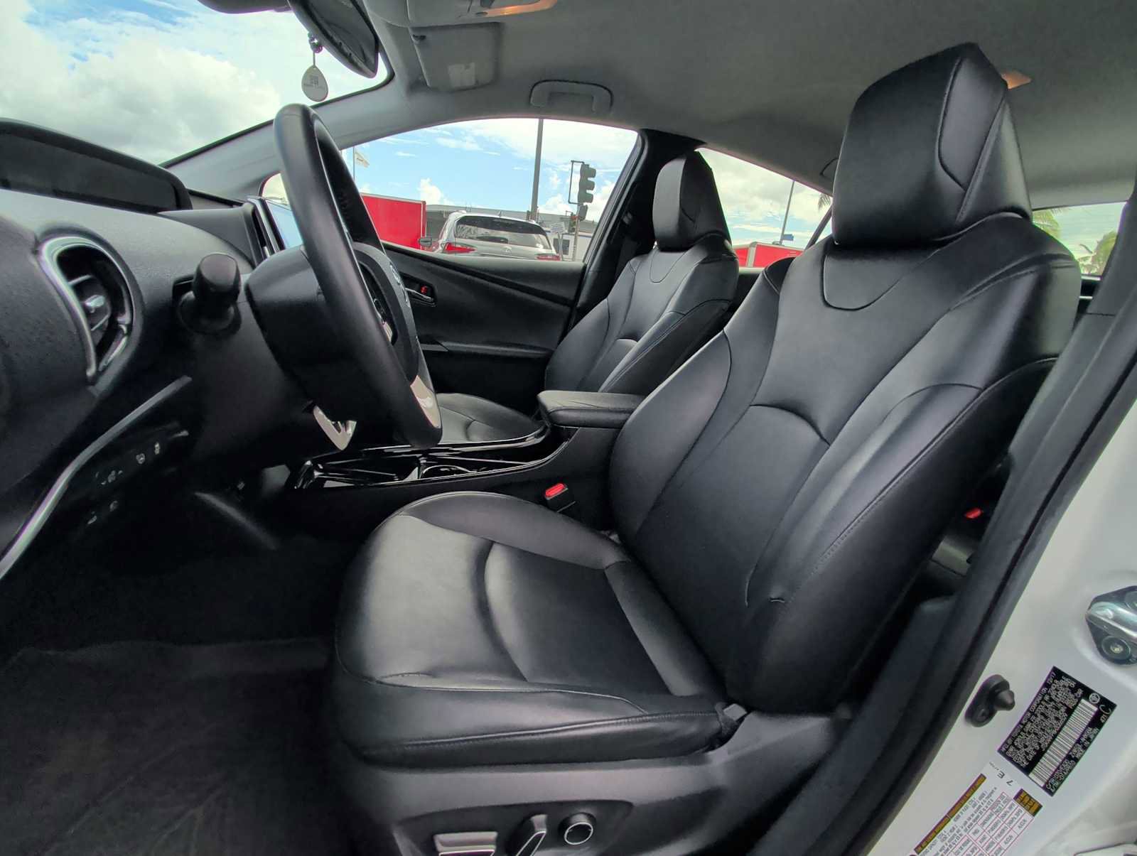 Used 2017 Toyota Prius Prime Advanced image 14