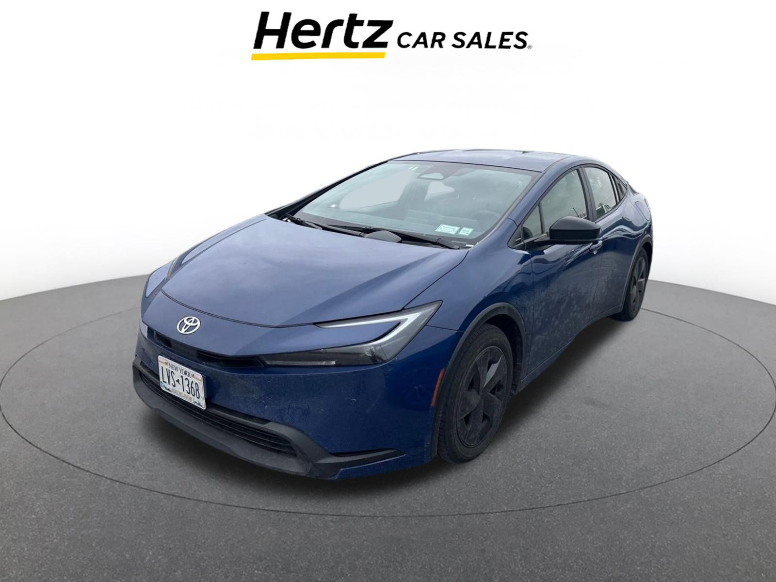 Used 2025 Toyota Prius LE image 3