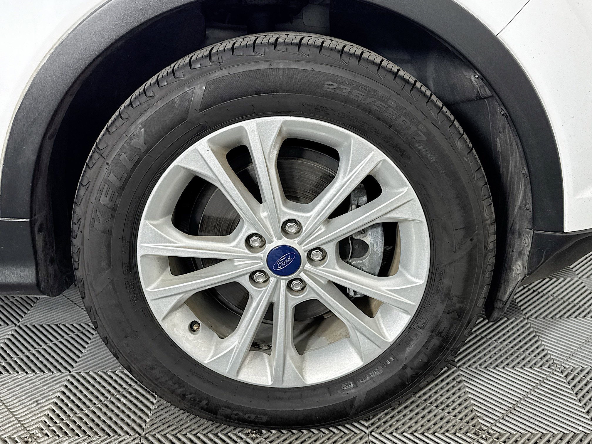 Used 2018 Ford Escape SE FWD image 30