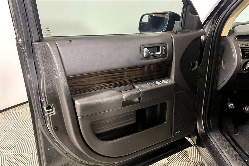 Used 2019 Ford Flex SEL FWD image 17