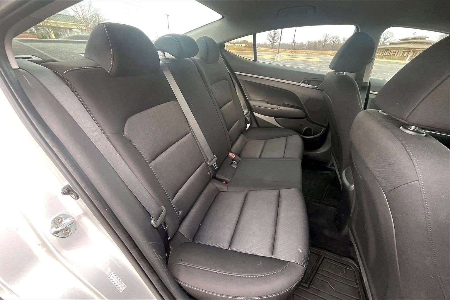 Used 2018 Hyundai Elantra SE image 16