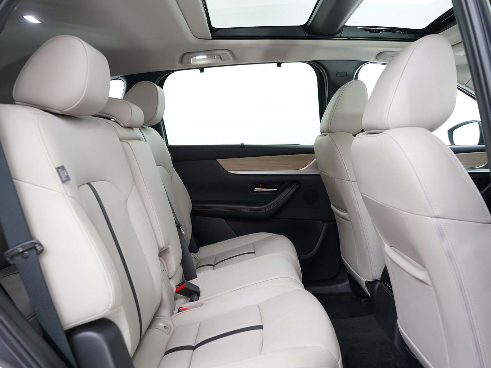 Certified 2025 MAZDA CX-90 Plug-In Hybrid w/Premium Sport image 14