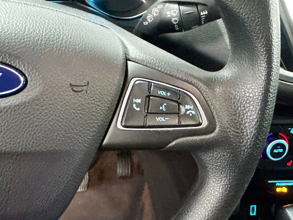 Used 2019 Ford Escape SE image 9