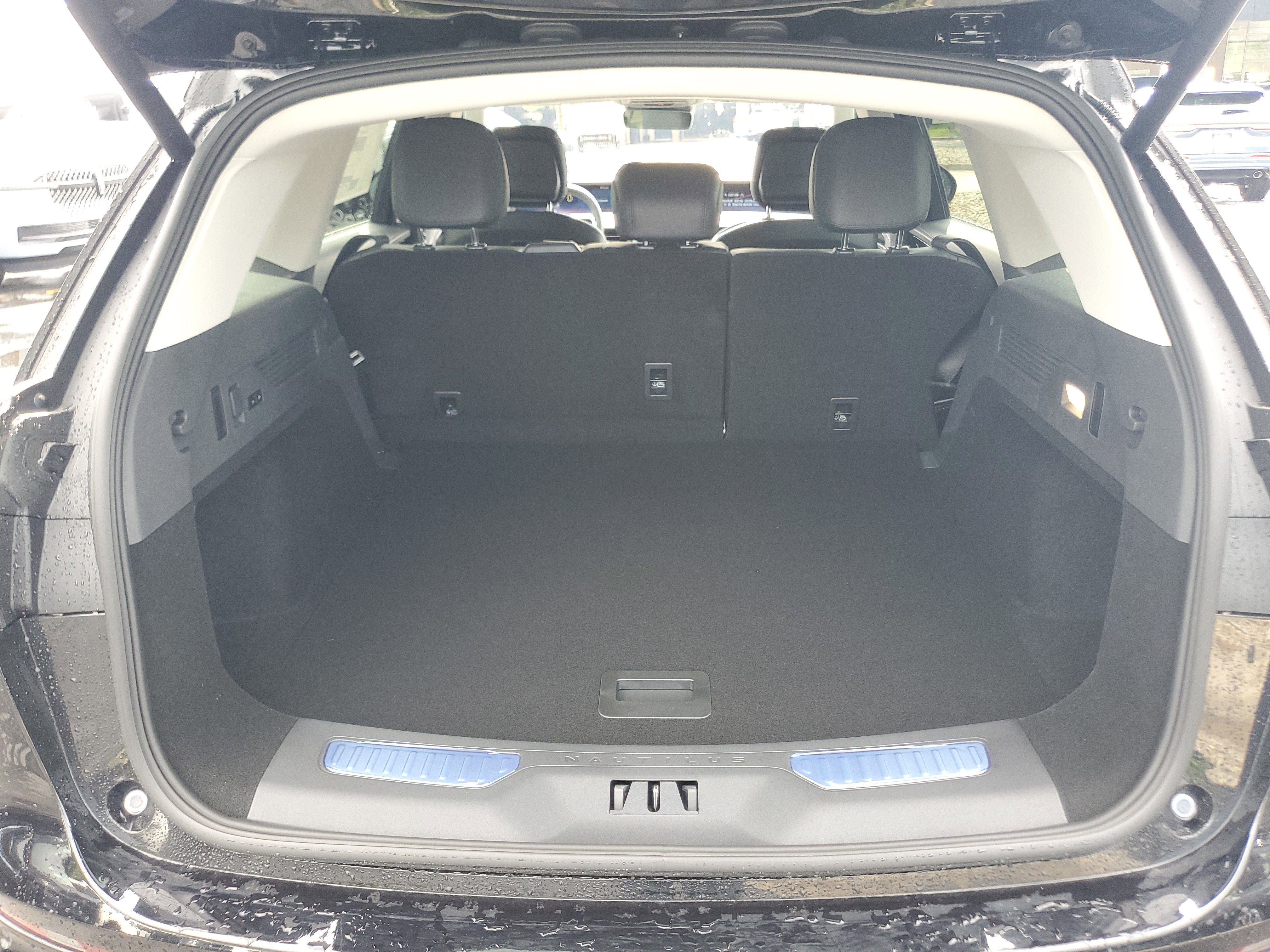 New 2026 Lincoln Nautilus Reserve AWD/4WD image 32