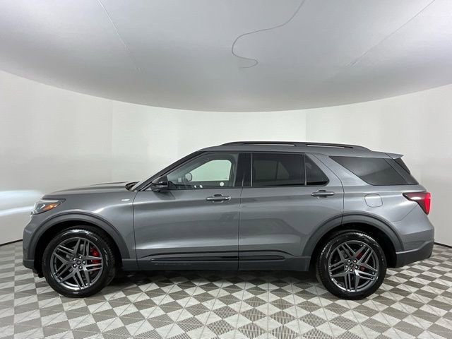 Used 2025 Ford Explorer ST-Line w/ Premium Package AWD/4WD image 7