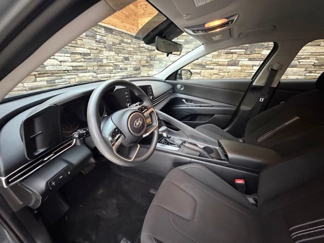 Used 2023 Hyundai Elantra SEL FWD image 11