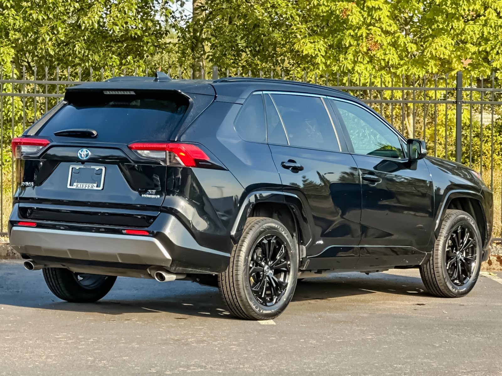 Used 2024 Toyota RAV4 SE AWD/4WD image 3