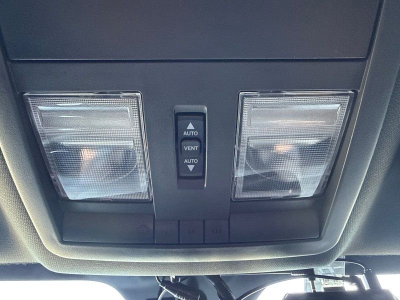 Used 2013 Dodge Challenger R/T image 25