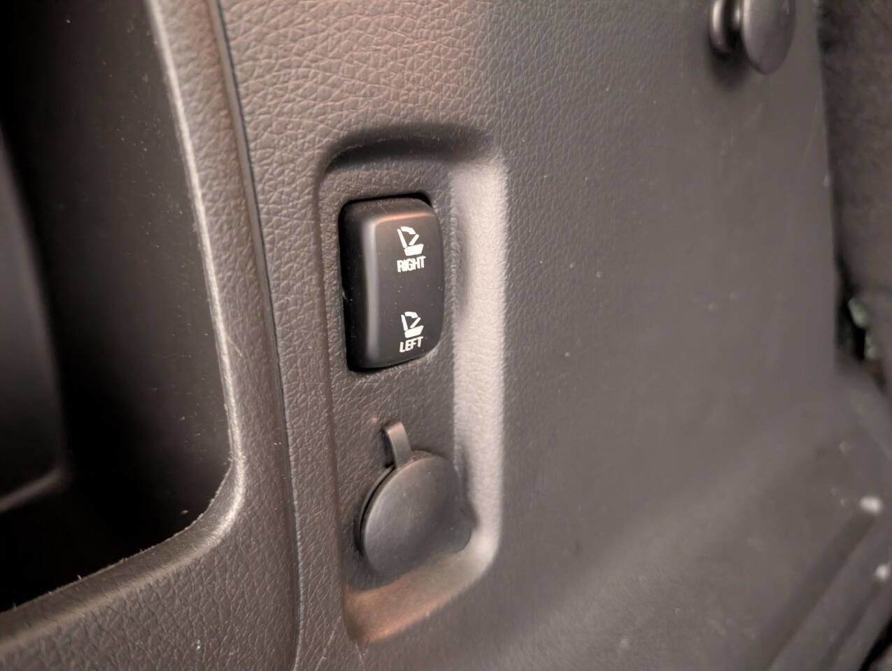 Used 2013 Ford Edge SEL image 16