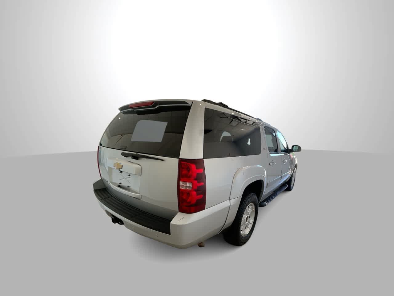 Used 2014 Chevrolet Suburban LT w/ Suspension Package, Off-Road AWD/4WD image 8