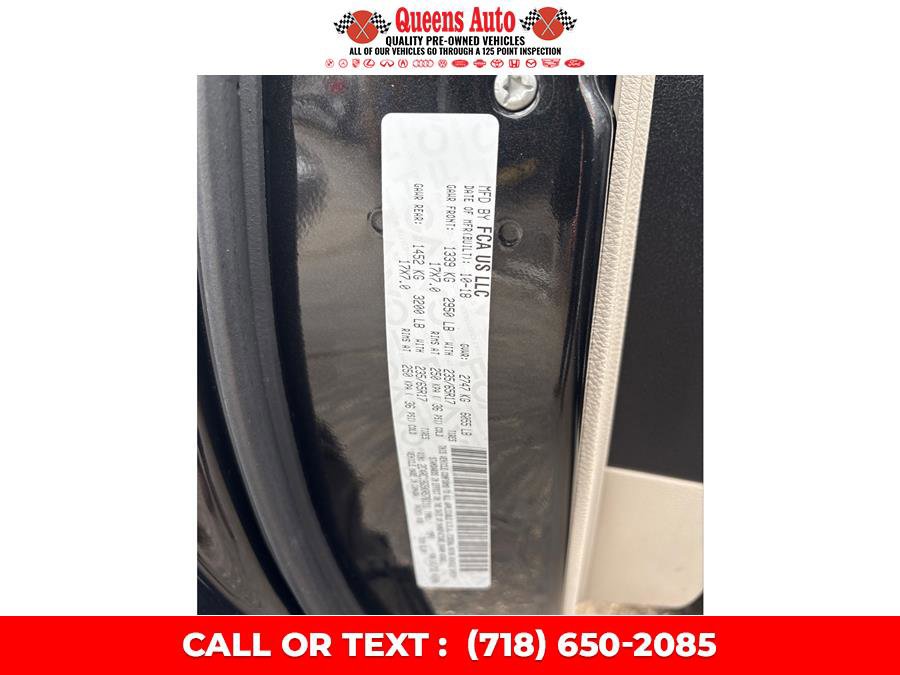 Used 2019 Chrysler Pacifica Touring-L image 25