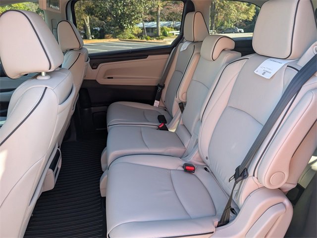 New 2026 Honda Odyssey Touring image 11