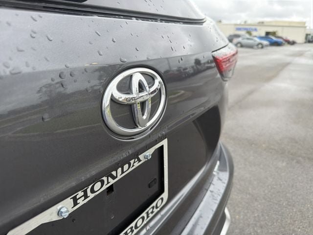 Used 2021 Toyota Highlander XSE FWD image 38