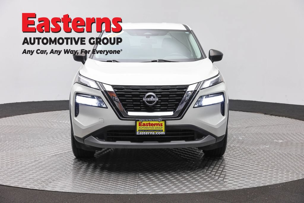 Used 2023 Nissan Rogue S AWD/4WD image 2