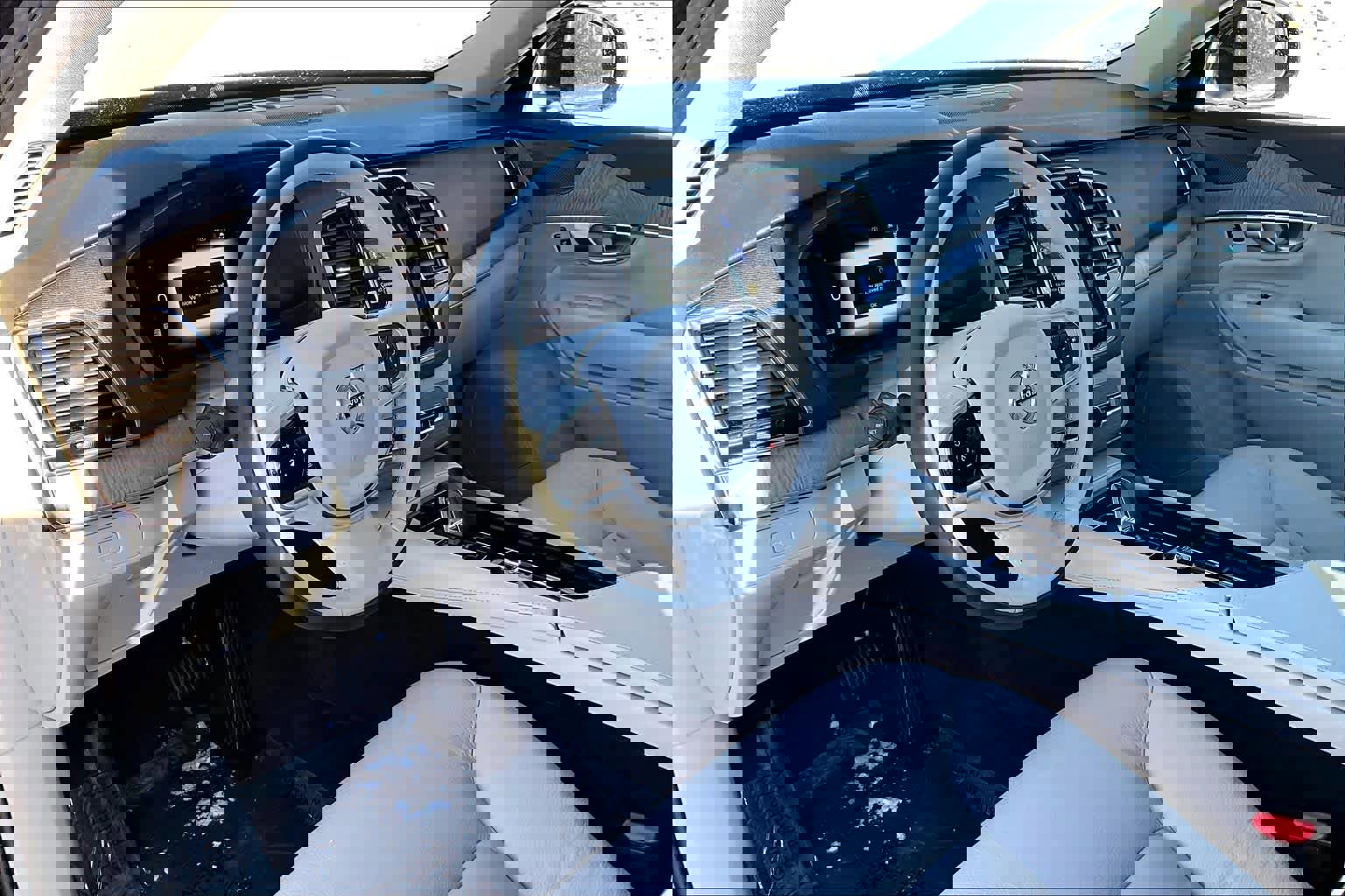 Certified 2024 Volvo XC90 B6 Plus w/ Protection Package Premier image 17