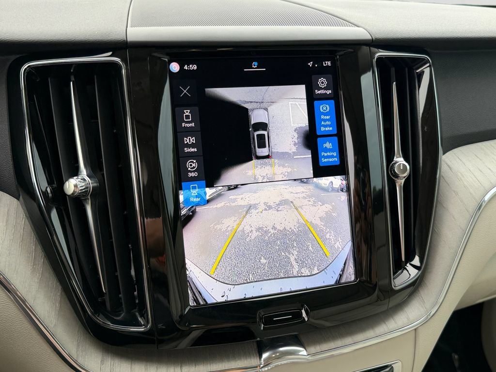 Certified 2024 Volvo XC60 B5 Plus w/ Climate Package AWD/4WD image 22