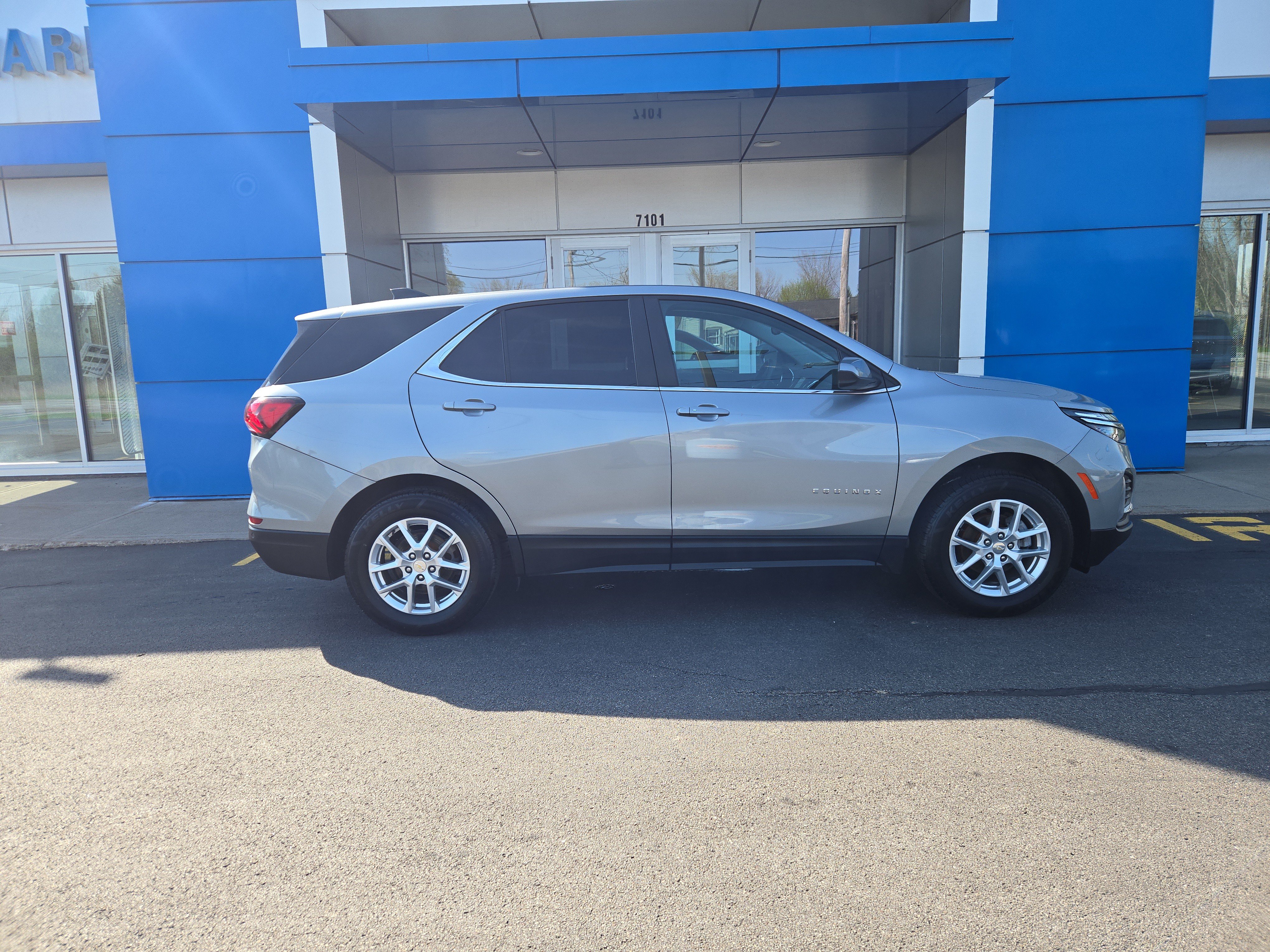 Certified 2023 Chevrolet Equinox LT AWD/4WD image 16