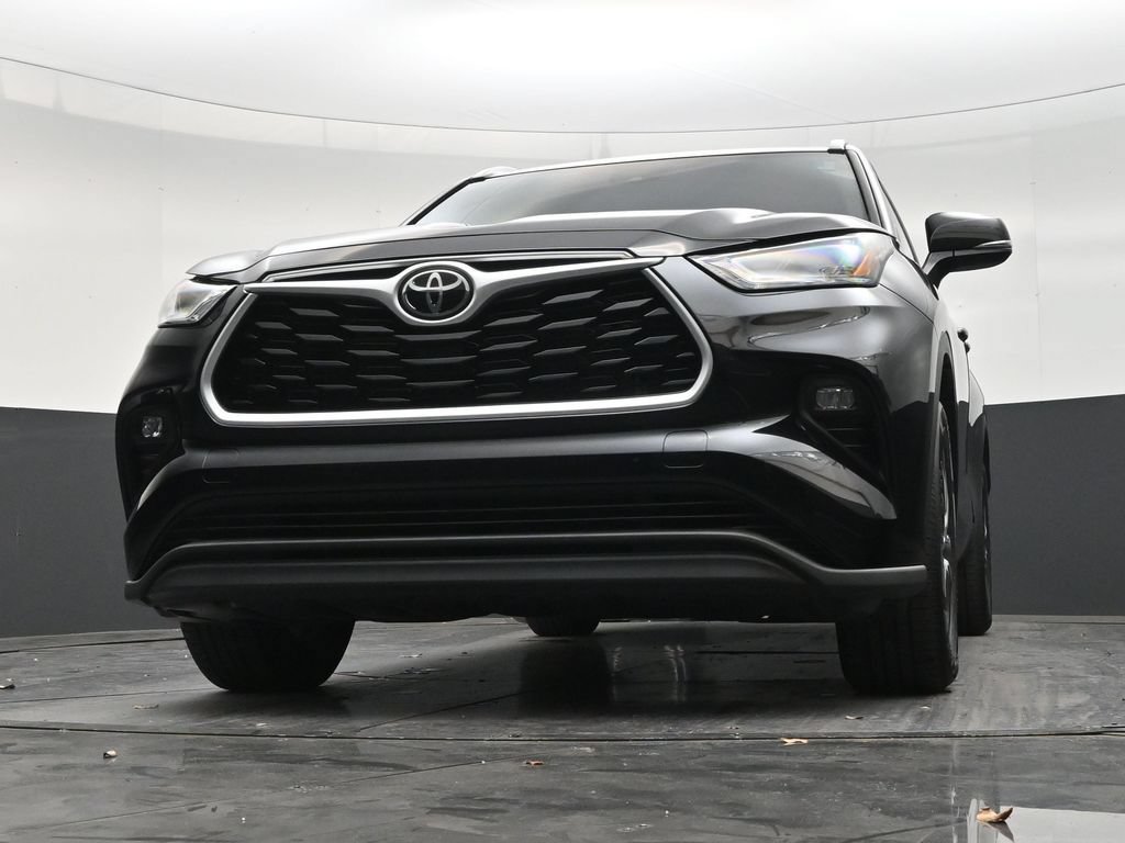 Used 2021 Toyota Highlander XLE FWD image 27