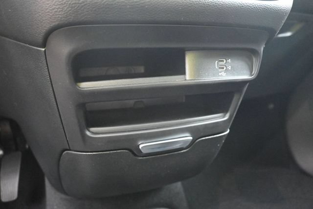 New 2027 Chrysler Pacifica Select AWD/4WD image 19