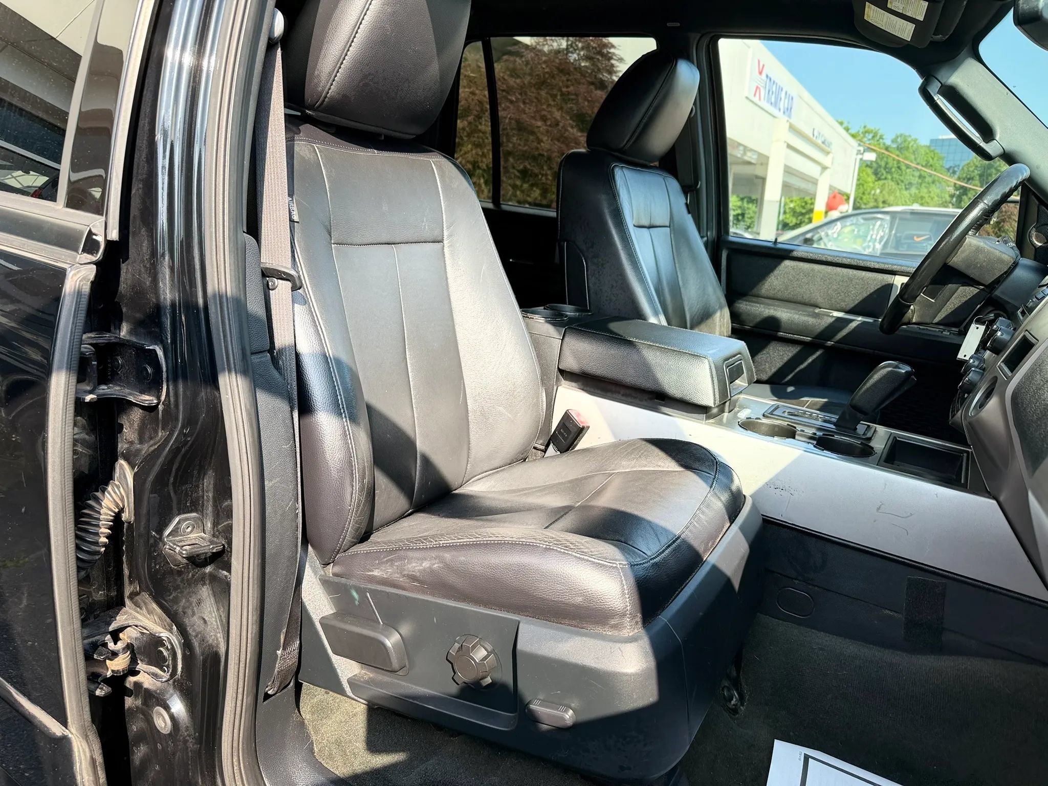Used 2016 Ford Expedition EL XLT w/ Equipment Group 201A AWD/4WD image 36