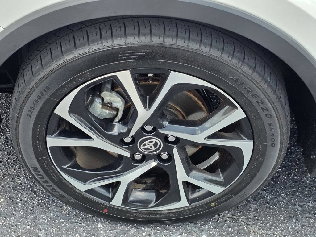 Used 2021 Toyota C-HR XLE FWD image 29