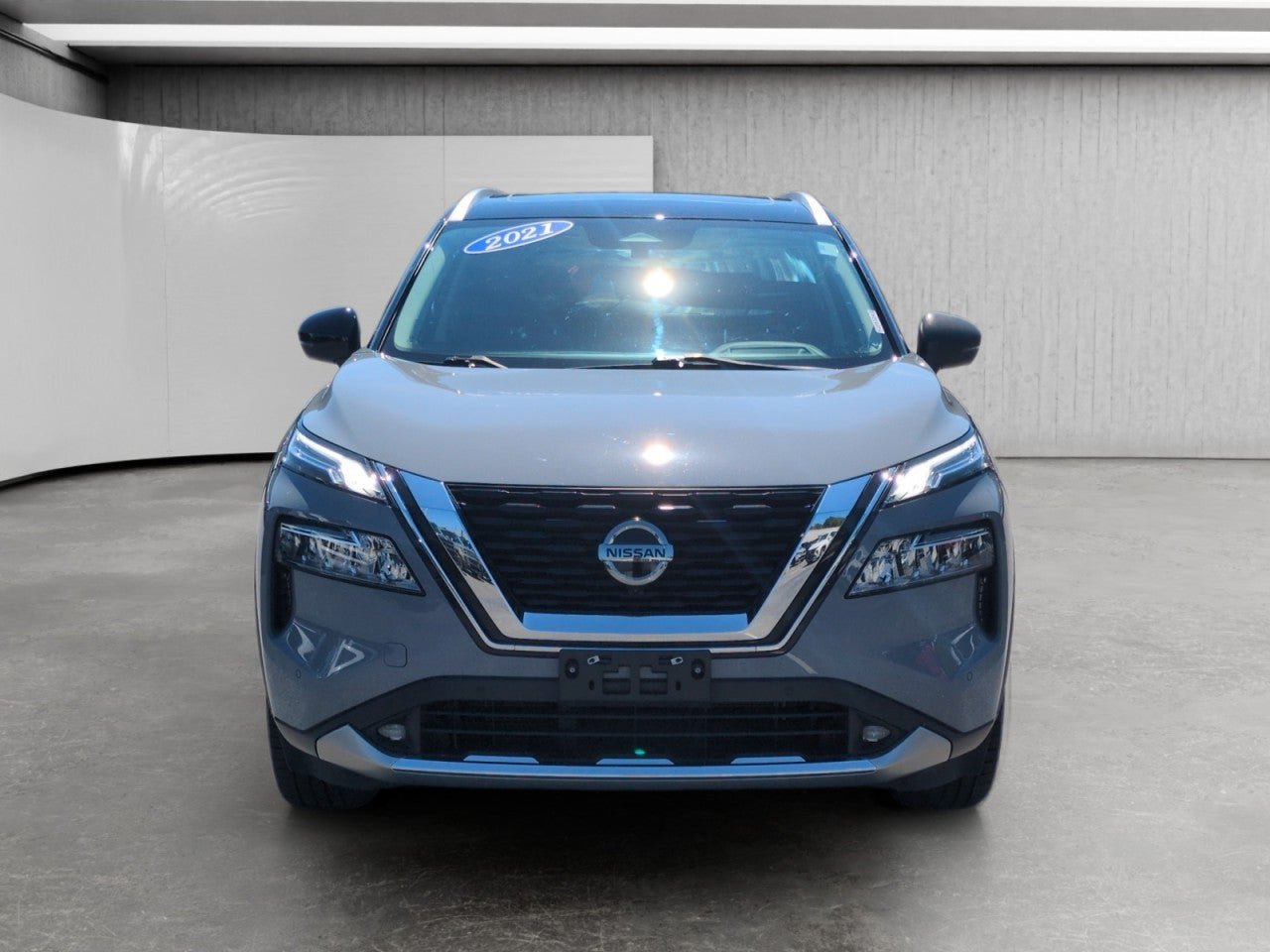 Used 2021 Nissan Rogue Platinum AWD/4WD image 2