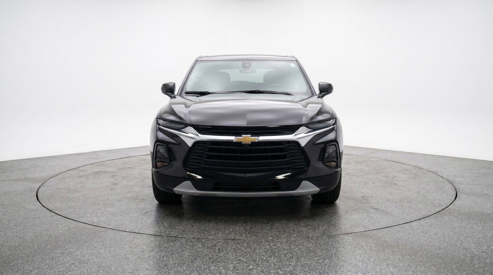 Used 2025 Chevrolet Blazer LT FWD image 2