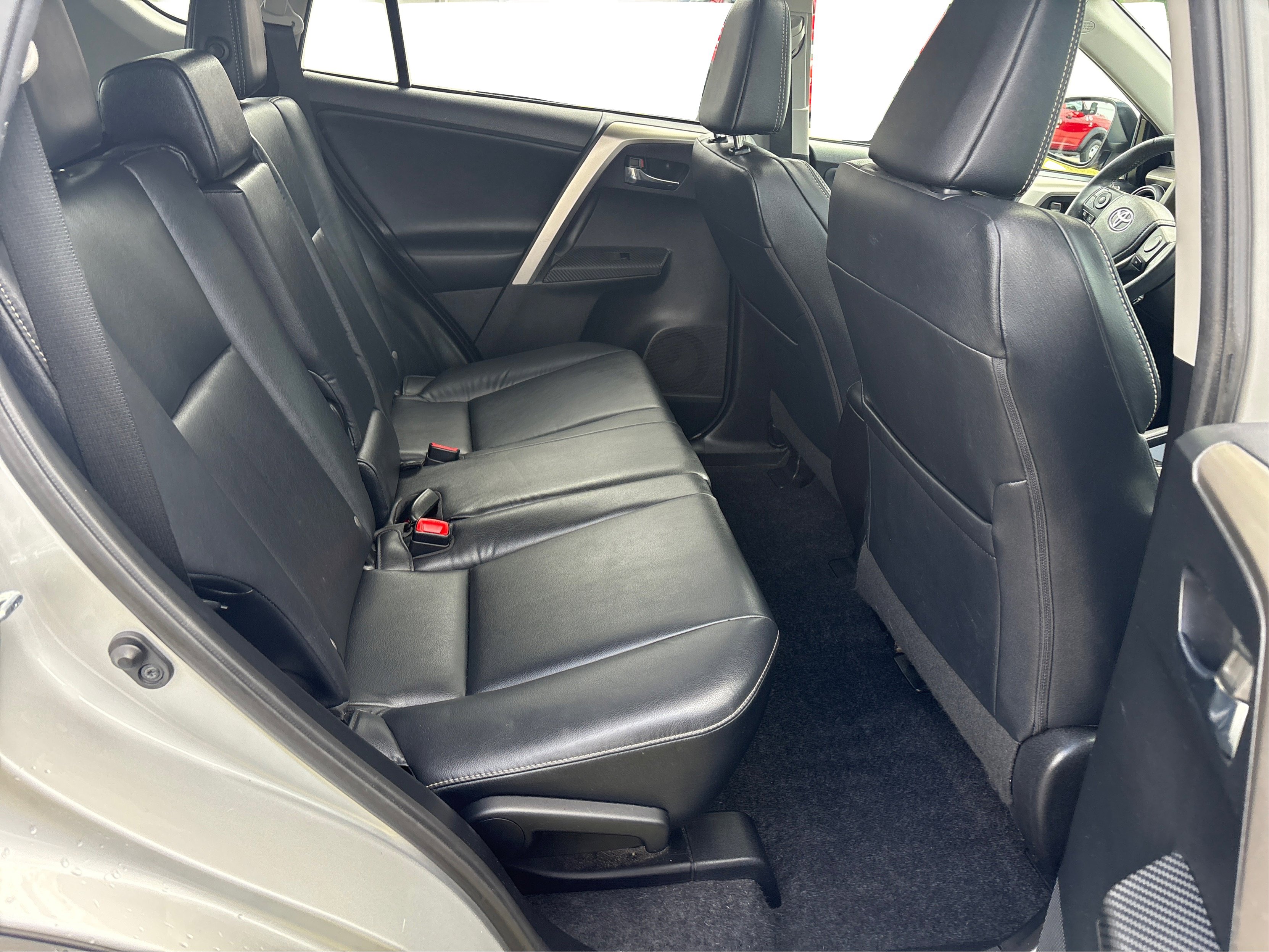 Used 2015 Toyota RAV4 Limited image 21