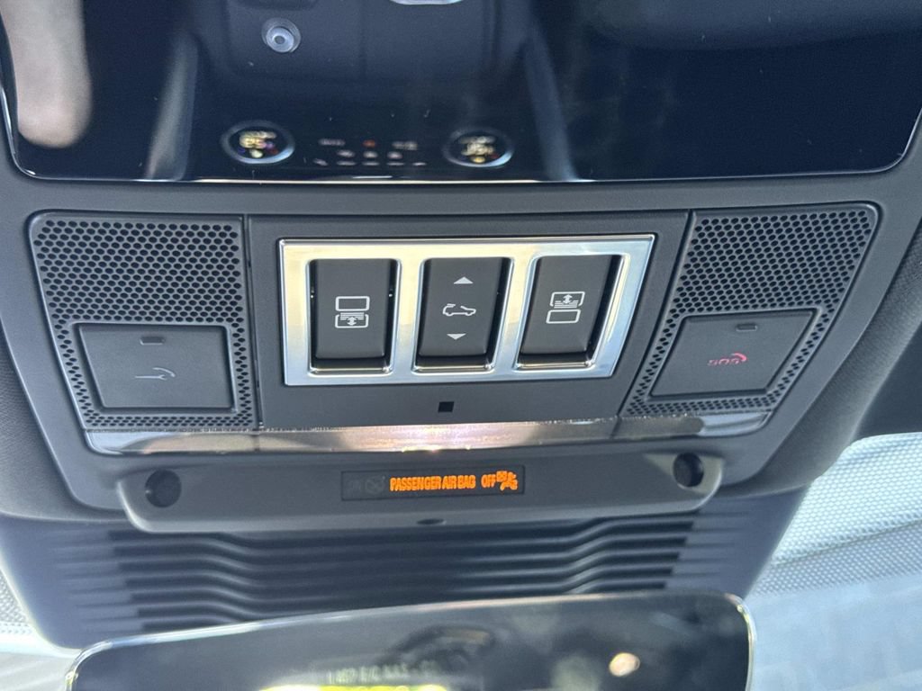 New 2026 Land Rover Discovery S AWD/4WD image 25