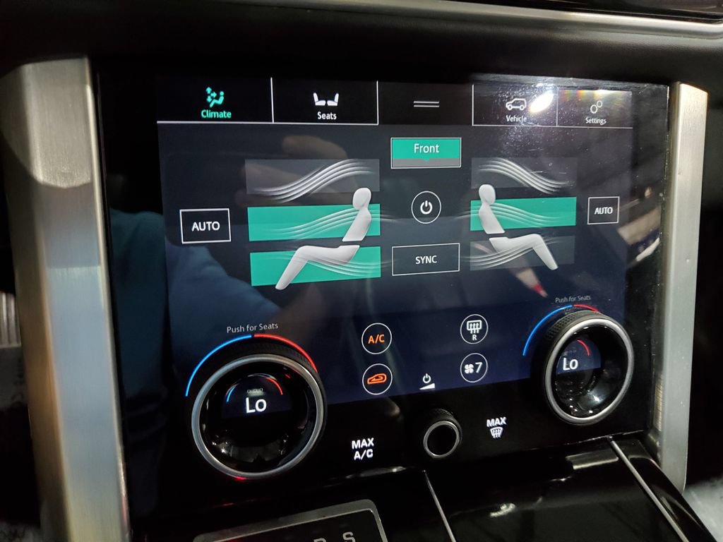 Used 2018 Land Rover Range Rover HSE AWD/4WD image 36