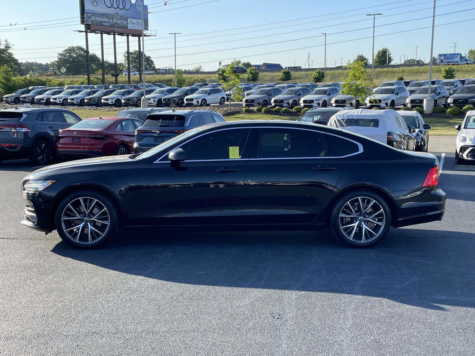 Used 2018 Volvo S90 T5 Momentum w/ Convenience Package FWD image 4